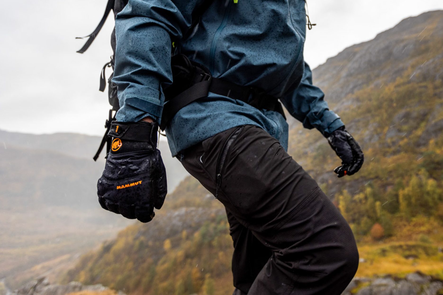 image from 5 Best Hiking Gloves for Winter Trails in 2025